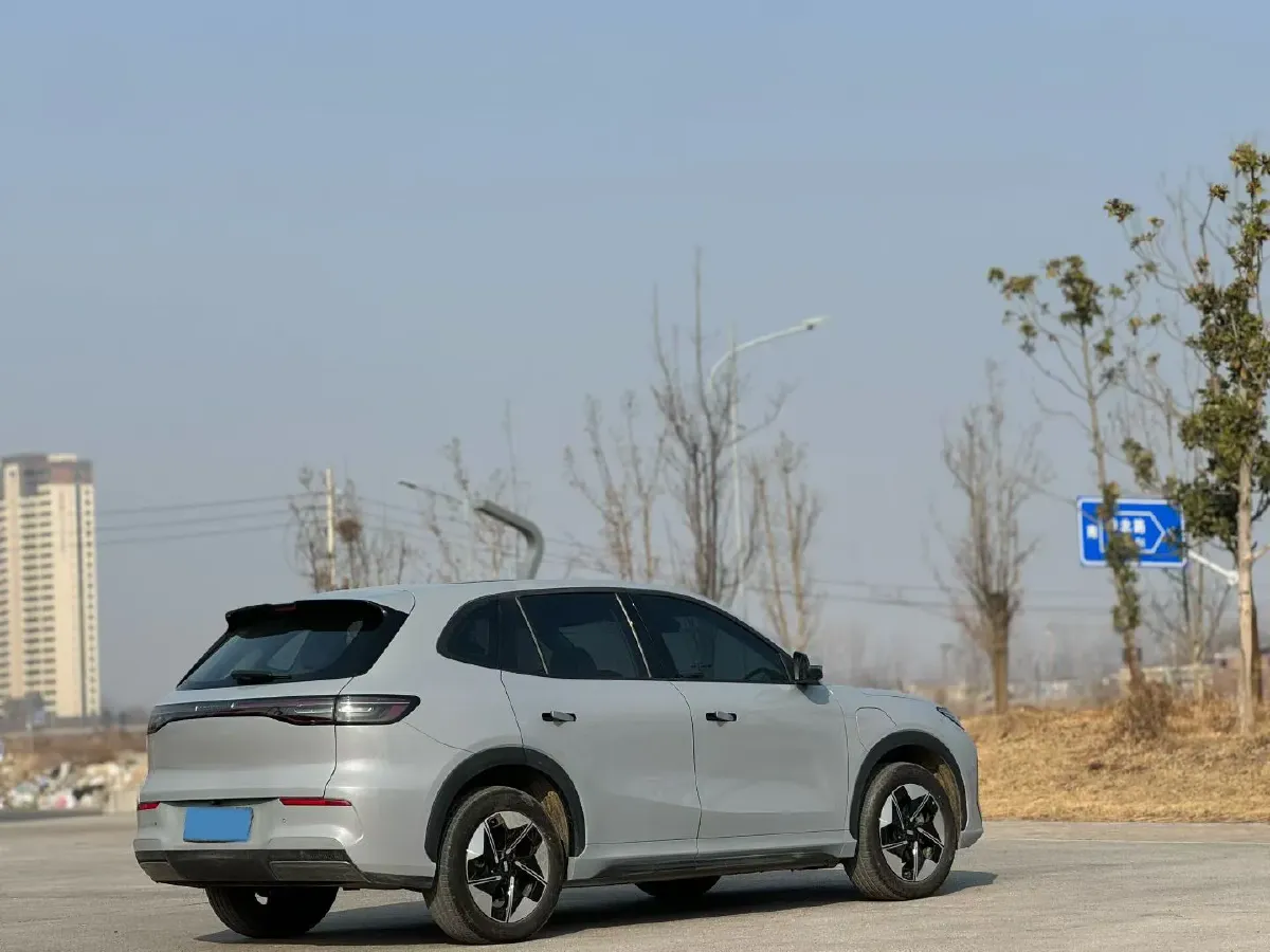 2024 Geely Emgrand L HiP 1.5T 181HP L4 3DHT PHEV 15.5KWH,autocango,china used car exporter,china ev exporter,chinese used car exporter,chinese used ev exporter