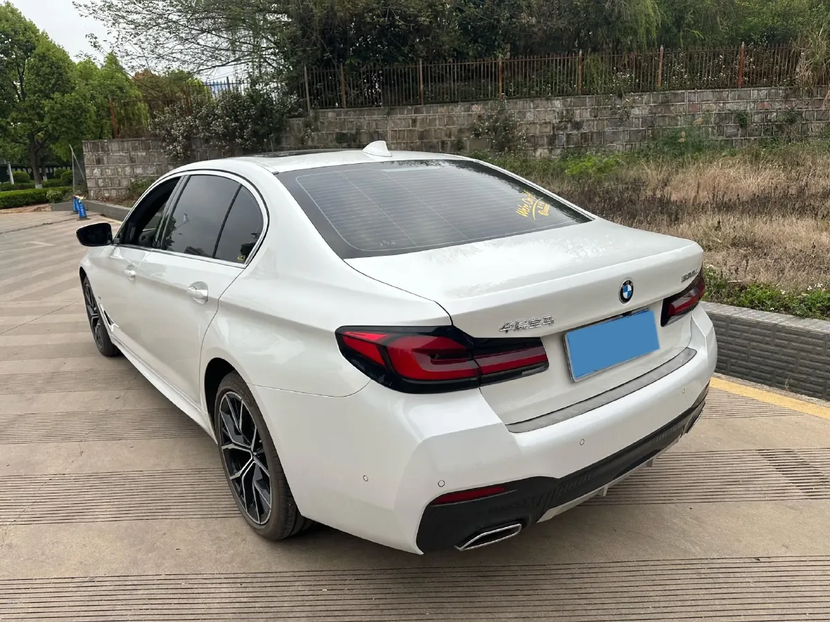 2022 BMW 5 Series 2.0T 252HP L4 8AT,autocango,china used car exporter,china ev exporter,chinese used car exporter,chinese used ev exporter