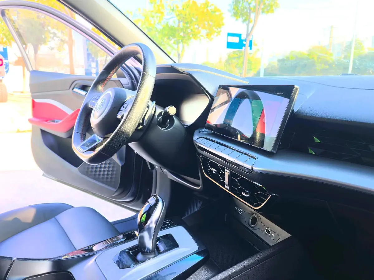 2021 MG 5 1.5T 173HP L4 7DCT,autocango,china used car exporter,china ev exporter,chinese used car exporter,chinese used ev exporter