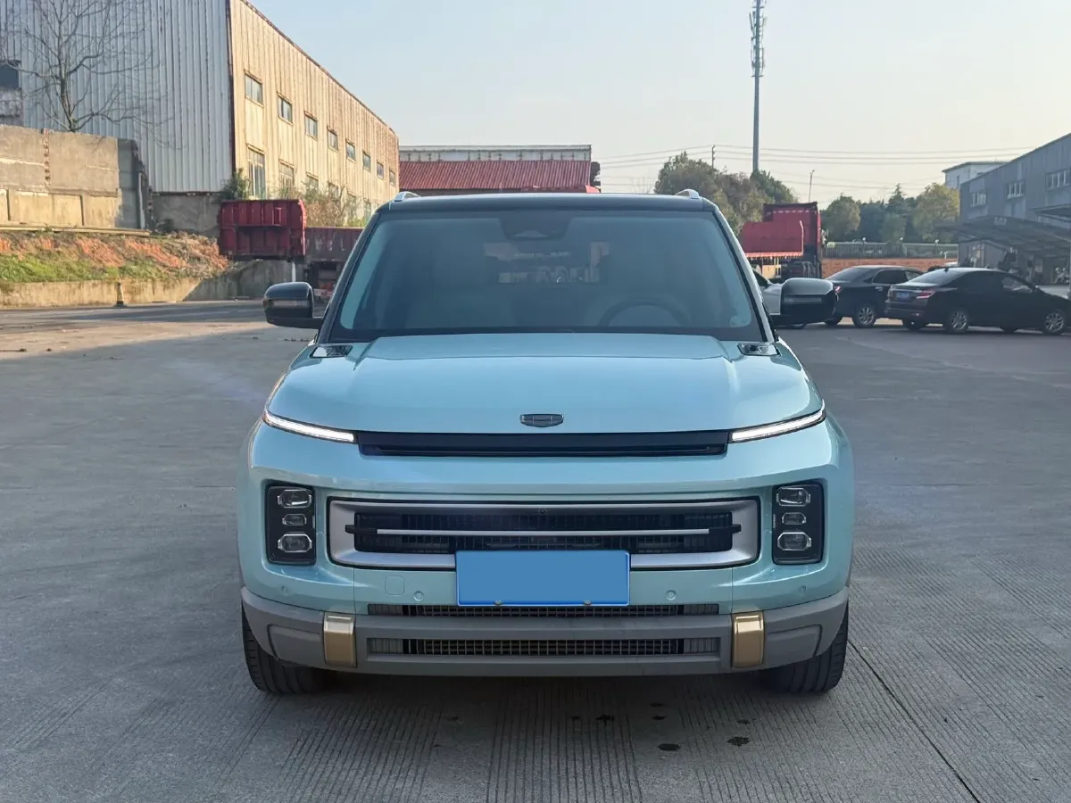 2023 Geely ICON 1.5T 181HP L4 7DCT,autocango,china used car exporter,china ev exporter,chinese used car exporter,chinese used ev exporter