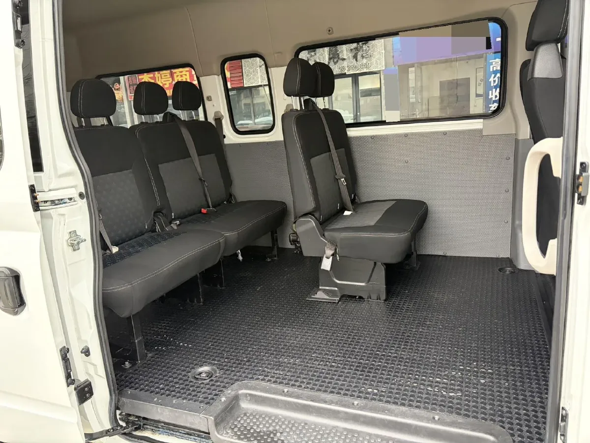 2019 MAXUS XinTu V80 2.0T 139HP L4 6MT,autocango,china used car exporter,china ev exporter,chinese used car exporter,chinese used ev exporter