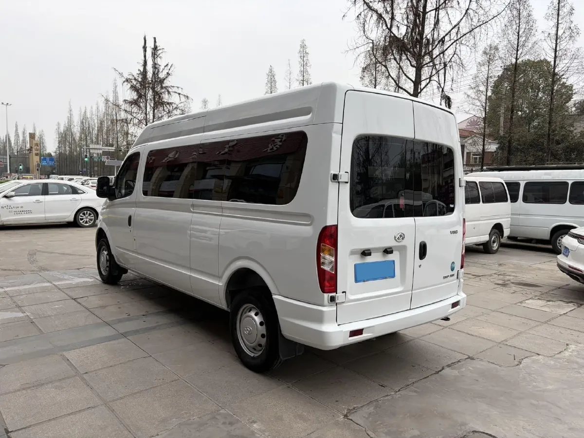 2019 MAXUS XinTu V80 2.0T 139HP L4 6MT,autocango,china used car exporter,china ev exporter,chinese used car exporter,chinese used ev exporter