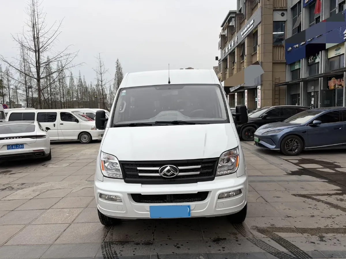 2019 MAXUS XinTu V80 2.0T 139HP L4 6MT,autocango,china used car exporter,china ev exporter,chinese used car exporter,chinese used ev exporter