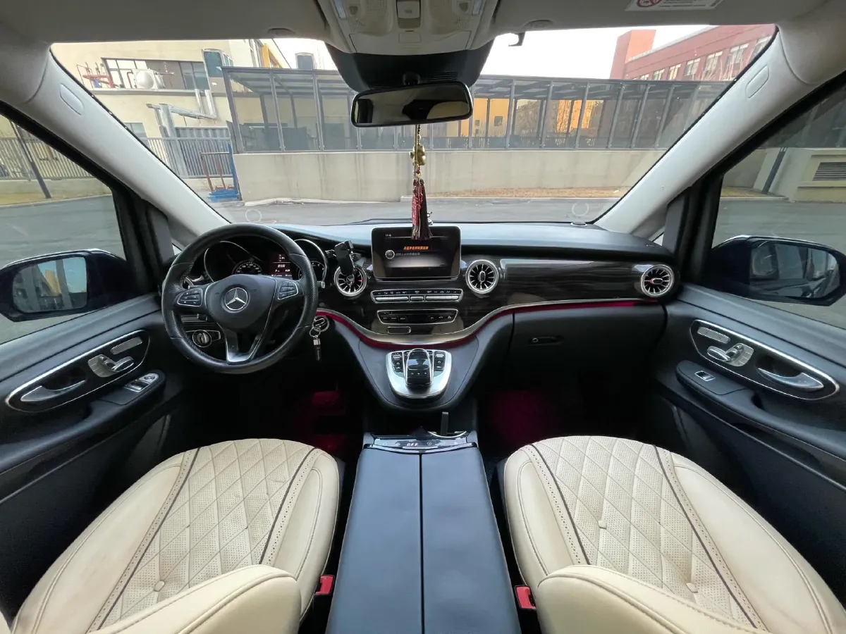2018 Mercedes-Benz C Class 2.0T 245HP L4 9AT,autocango,china used car exporter,china ev exporter,chinese used car exporter,chinese used ev exporter