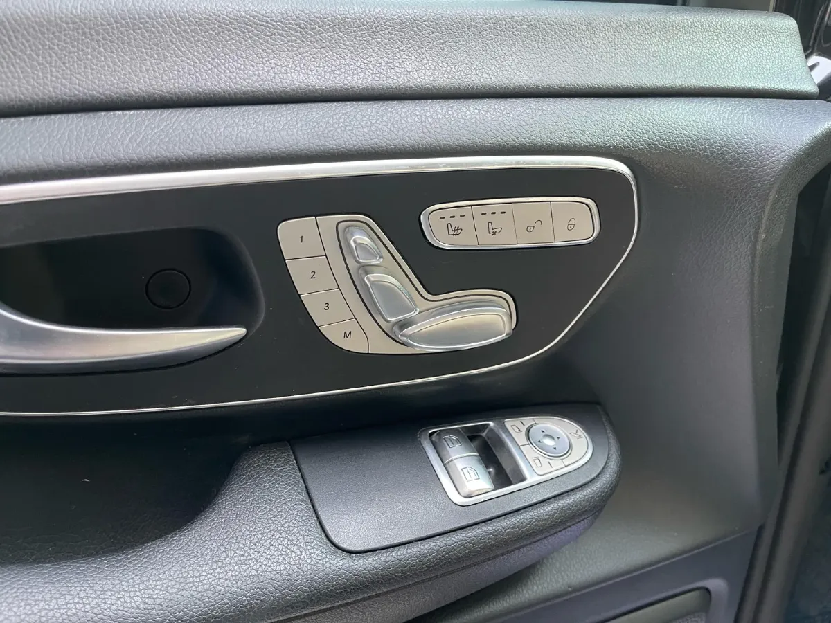 2018 Mercedes-Benz C Class 2.0T 245HP L4 9AT,autocango,china used car exporter,china ev exporter,chinese used car exporter,chinese used ev exporter