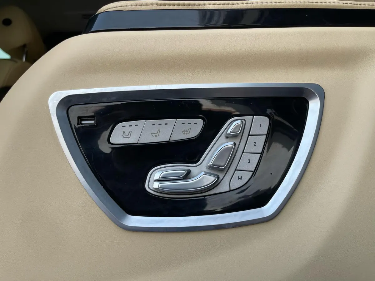 2018 Mercedes-Benz C Class 2.0T 245HP L4 9AT,autocango,china used car exporter,china ev exporter,chinese used car exporter,chinese used ev exporter