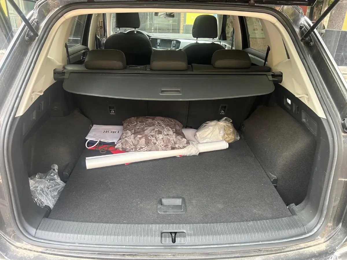 2019 Jeep Cherokee 2.0T 234HP L4 9AT,autocango,china used car exporter,china ev exporter,chinese used car exporter,chinese used ev exporter