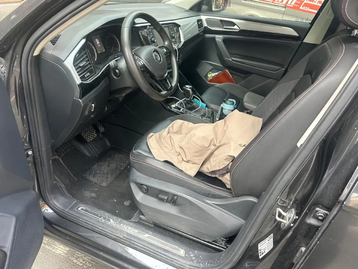 2019 Jeep Cherokee 2.0T 234HP L4 9AT,autocango,china used car exporter,china ev exporter,chinese used car exporter,chinese used ev exporter