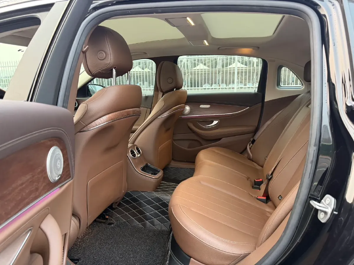 2022 Mercedes-Benz E Class 2.0T 211HP L4 9AT PHEV 25.4KWH,autocango,china used car exporter,china ev exporter,chinese used car exporter,chinese used ev exporter