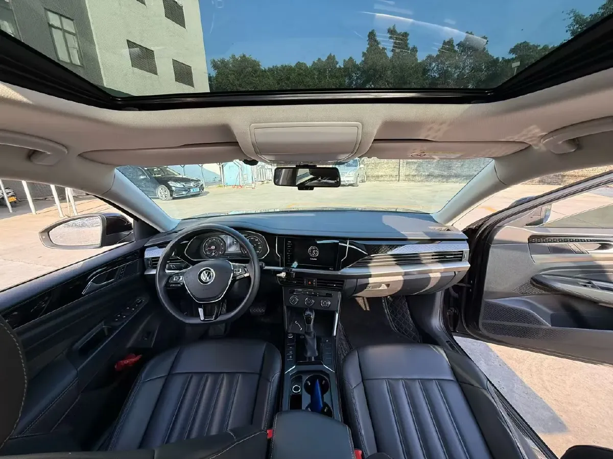 2021 Volkswagen Passat 1.4T 150HP L4 7DCT,autocango,china used car exporter,china ev exporter,chinese used car exporter,chinese used ev exporter