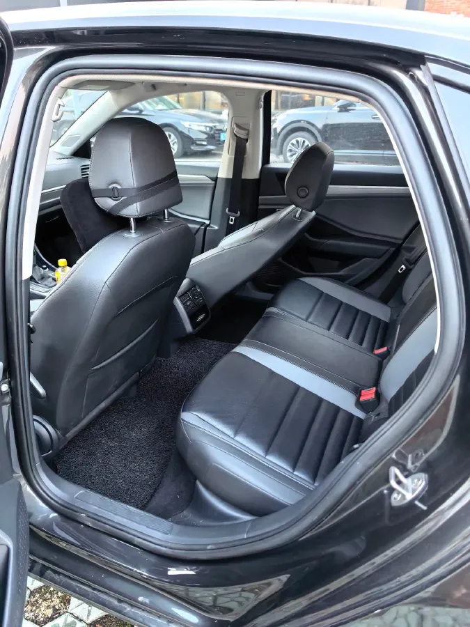 2019 Volkswagen Sagitar 1.2T 116HP L4 5MT,autocango,china used car exporter,china ev exporter,chinese used car exporter,chinese used ev exporter