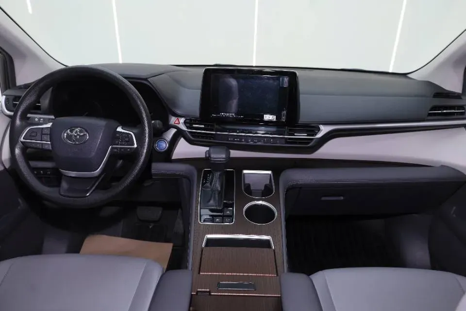 2023 Toyota Granvia 2.5L 189HP L4 E-CVT Hybrid,autocango,china used car exporter,china ev exporter,chinese used car exporter,chinese used ev exporter