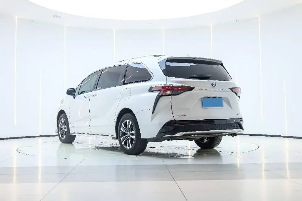 2023 Toyota Granvia 2.5L 189HP L4 E-CVT Hybrid,autocango,china used car exporter,china ev exporter,chinese used car exporter,chinese used ev exporter