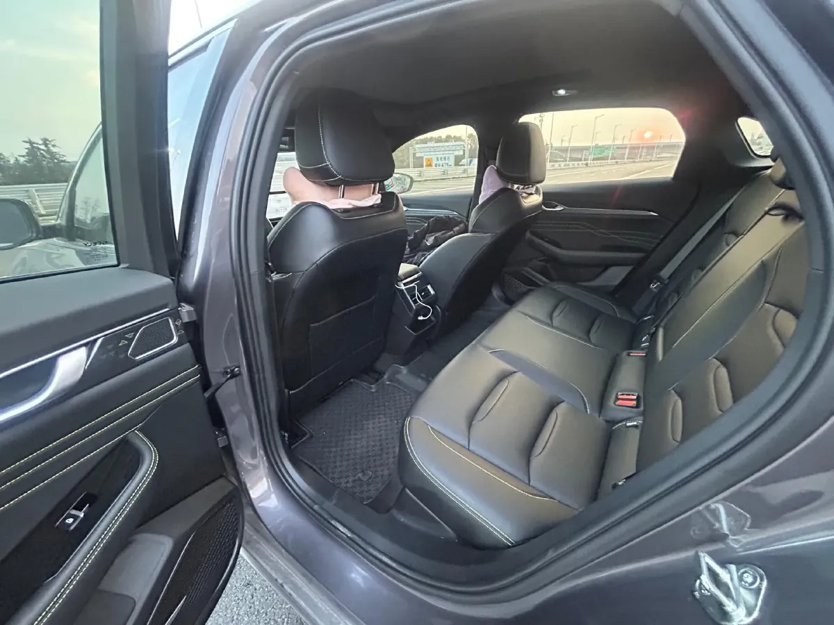 2023 Geely Preface 1.5T 181HP L4 7DCT,autocango,china used car exporter,china ev exporter,chinese used car exporter,chinese used ev exporter