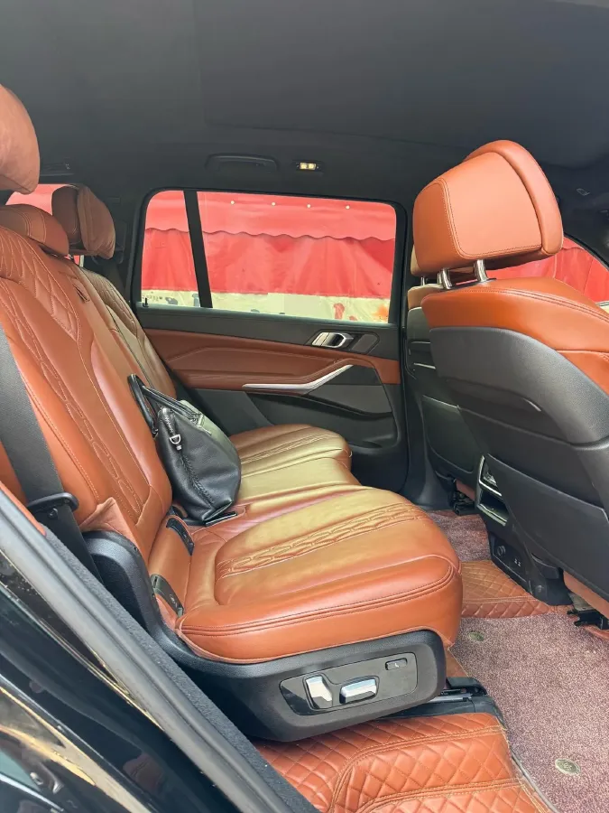 2021 BMW X7 3.0T 340HP L6 8AT,autocango,china used car exporter,china ev exporter,chinese used car exporter,chinese used ev exporter