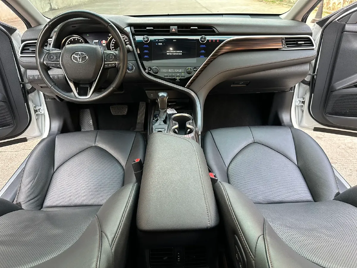 2019 Toyota Camry 2.0L 178HP L4 CVT,autocango,china used car exporter,china ev exporter,chinese used car exporter,chinese used ev exporter