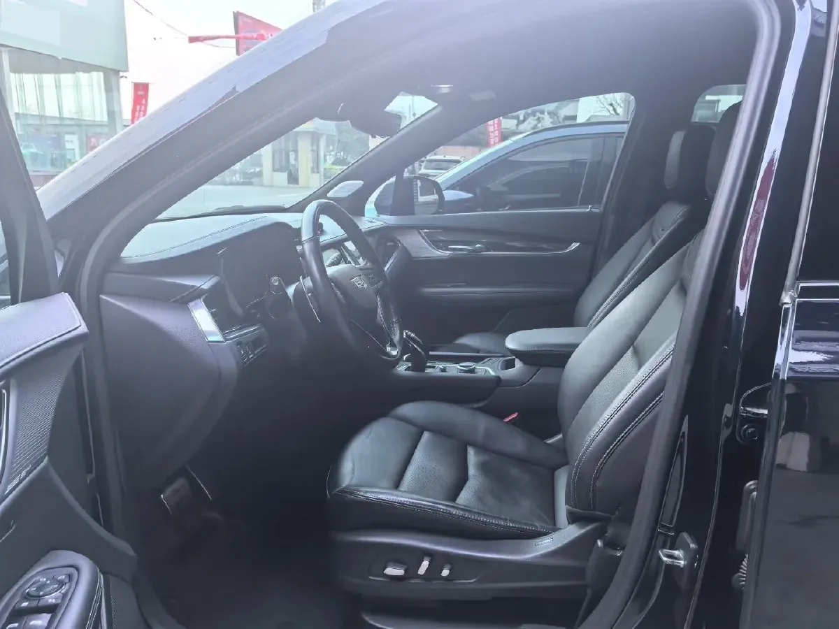 2022 Cadillac XT6 2.0T 237HP L4 9AT,autocango,china used car exporter,china ev exporter,chinese used car exporter,chinese used ev exporter