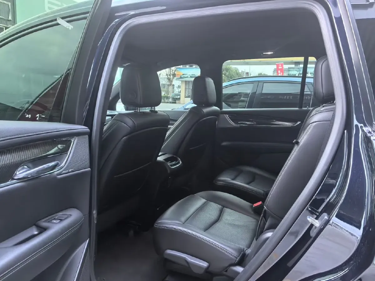 2022 Cadillac XT6 2.0T 237HP L4 9AT,autocango,china used car exporter,china ev exporter,chinese used car exporter,chinese used ev exporter