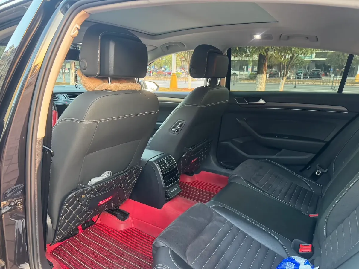 2020 Volkswagen Magotan 2.0T 186HP L4 7DCT,autocango,china used car exporter,china ev exporter,chinese used car exporter,chinese used ev exporter