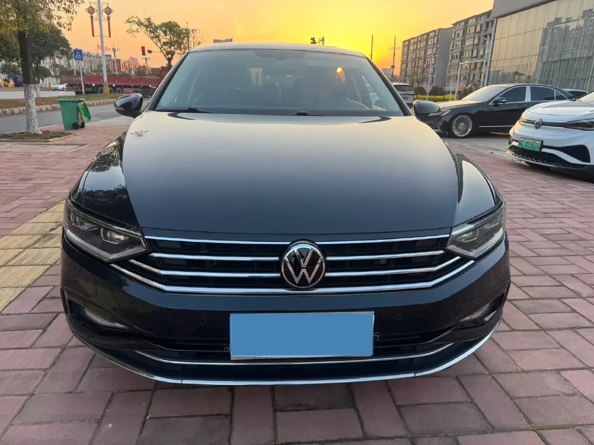 2020 Volkswagen Magotan 2.0T 186HP L4 7DCT,autocango,china used car exporter,china ev exporter,chinese used car exporter,chinese used ev exporter