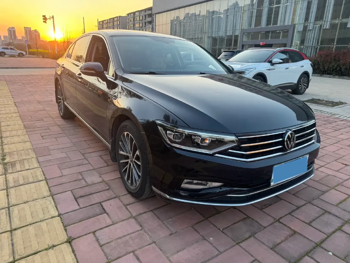 2020 Volkswagen Magotan 2.0T 186HP L4 7DCT,autocango,china used car exporter,china ev exporter,chinese used car exporter,chinese used ev exporter