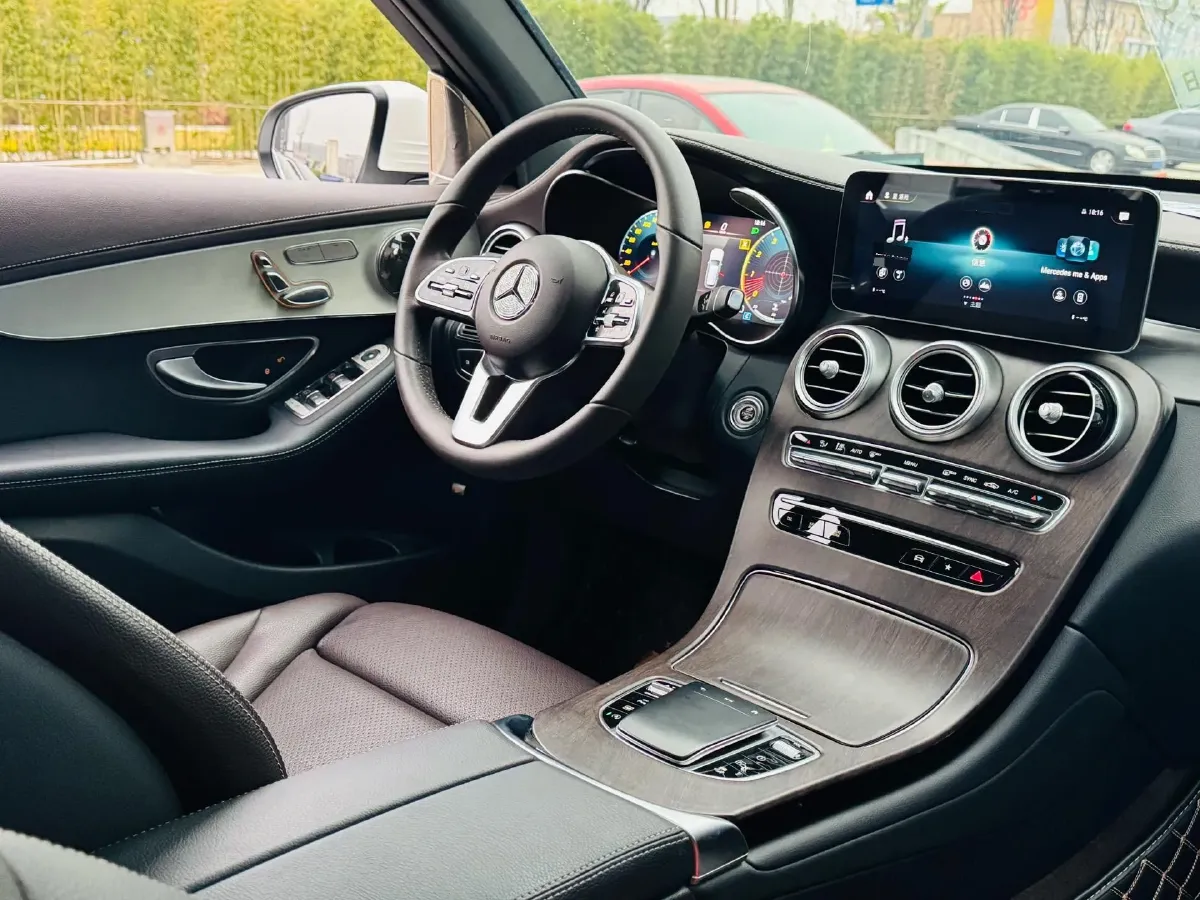 2023 Mercedes-Benz GLC Class 2.0T 204HP L4 9AT,autocango,china used car exporter,china ev exporter,chinese used car exporter,chinese used ev exporter