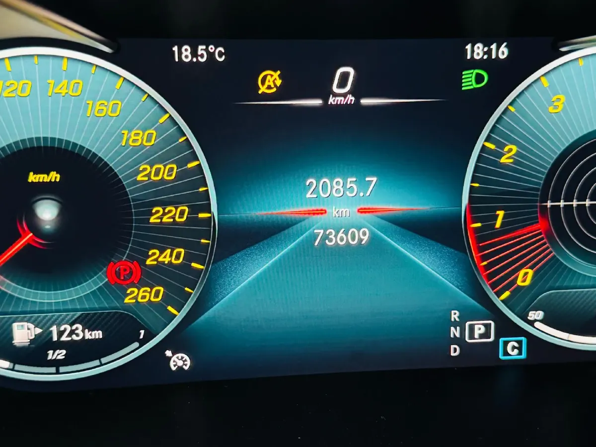 2023 Mercedes-Benz GLC Class 2.0T 204HP L4 9AT,autocango,china used car exporter,china ev exporter,chinese used car exporter,chinese used ev exporter