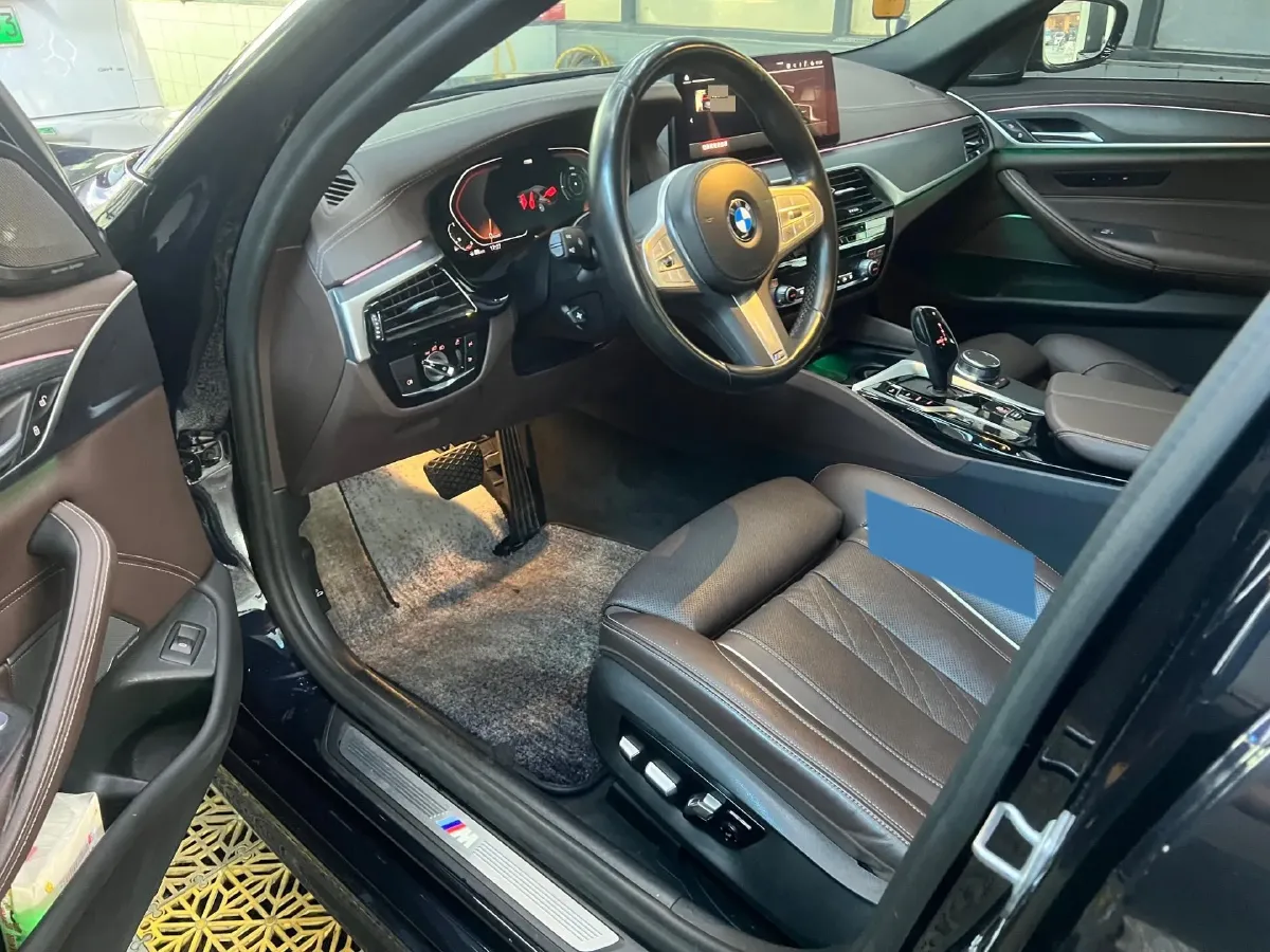 2023 BMW 5 Series 2.0T 245HP L4 8AT,autocango,china used car exporter,china ev exporter,chinese used car exporter,chinese used ev exporter