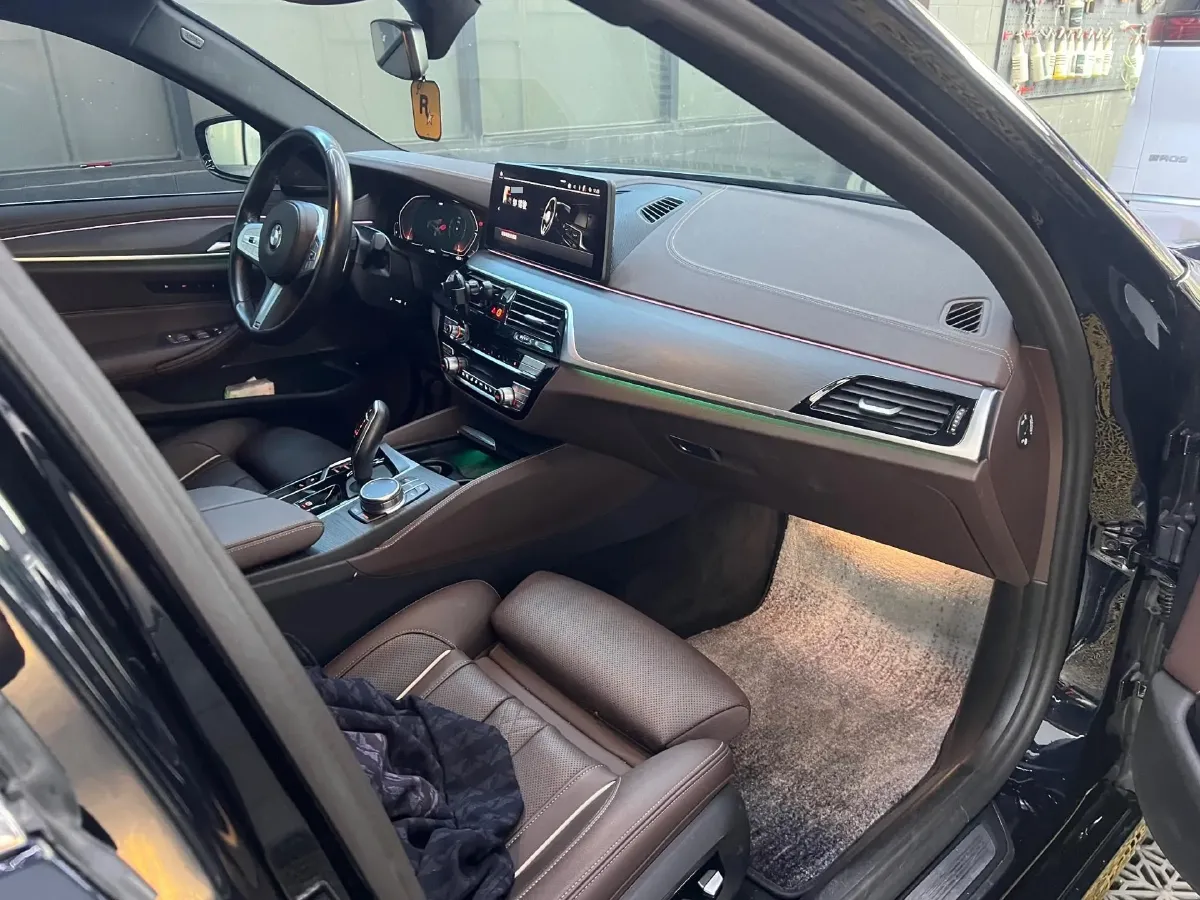 2023 BMW 5 Series 2.0T 245HP L4 8AT,autocango,china used car exporter,china ev exporter,chinese used car exporter,chinese used ev exporter