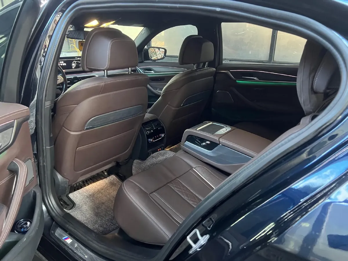 2023 BMW 5 Series 2.0T 245HP L4 8AT,autocango,china used car exporter,china ev exporter,chinese used car exporter,chinese used ev exporter