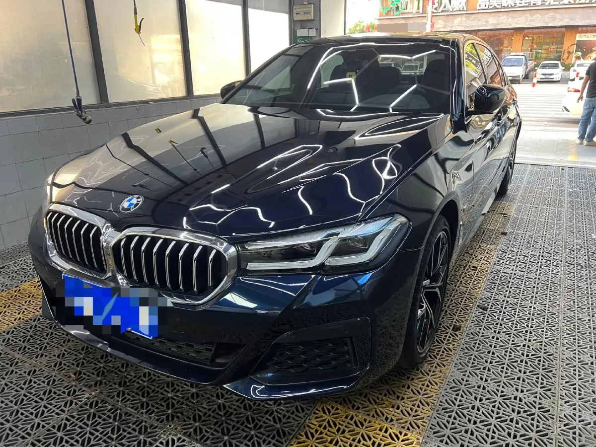 2023 BMW 5 Series 2.0T 245HP L4 8AT,autocango,china used car exporter,china ev exporter,chinese used car exporter,chinese used ev exporter