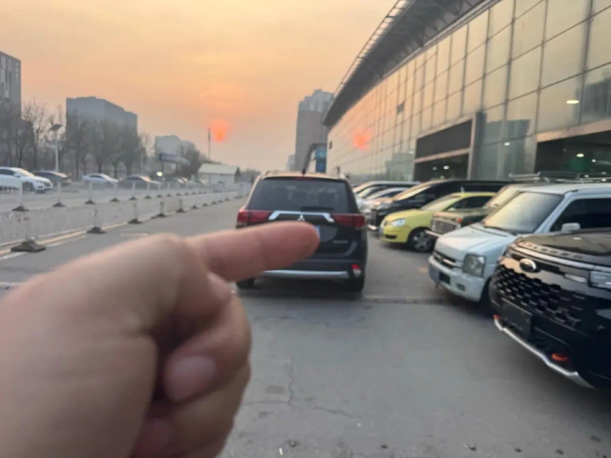 2018 Mitsubishi Outlander 2.0L 166HP L4 CVT,autocango,china used car exporter,china ev exporter,chinese used car exporter,chinese used ev exporter