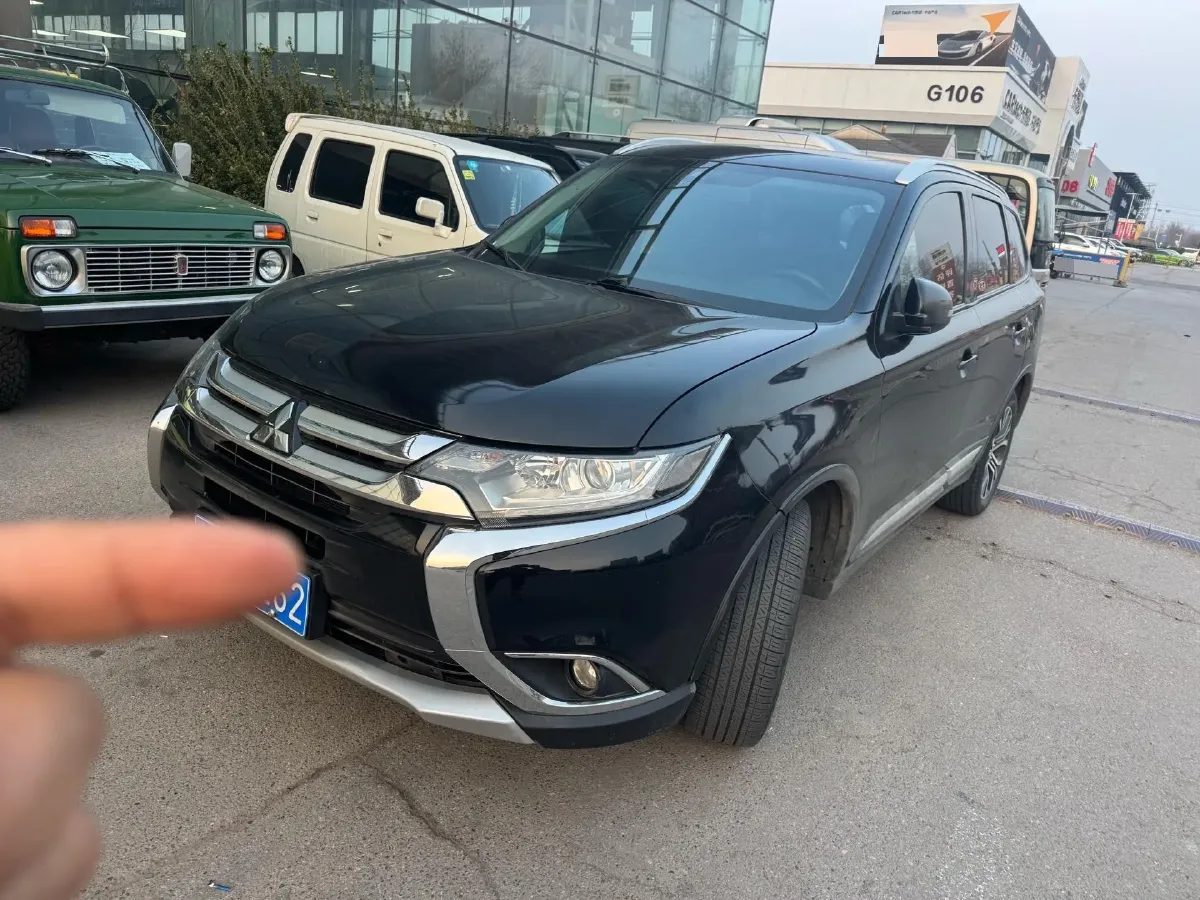 2018 Mitsubishi Outlander 2.0L 166HP L4 CVT,autocango,china used car exporter,china ev exporter,chinese used car exporter,chinese used ev exporter