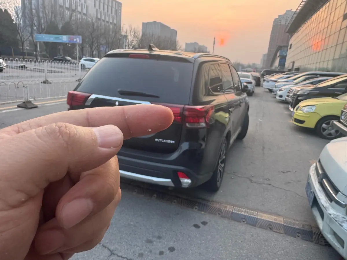 2018 Mitsubishi Outlander 2.0L 166HP L4 CVT,autocango,china used car exporter,china ev exporter,chinese used car exporter,chinese used ev exporter