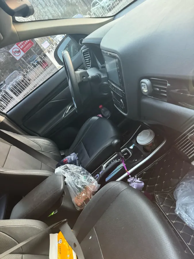 2018 Mitsubishi Outlander 2.0L 166HP L4 CVT,autocango,china used car exporter,china ev exporter,chinese used car exporter,chinese used ev exporter