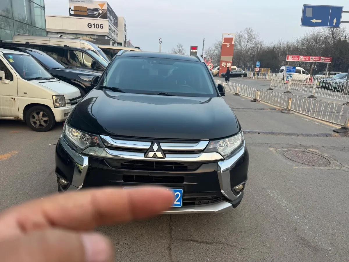 2018 Mitsubishi Outlander 2.0L 166HP L4 CVT,autocango,china used car exporter,china ev exporter,chinese used car exporter,chinese used ev exporter