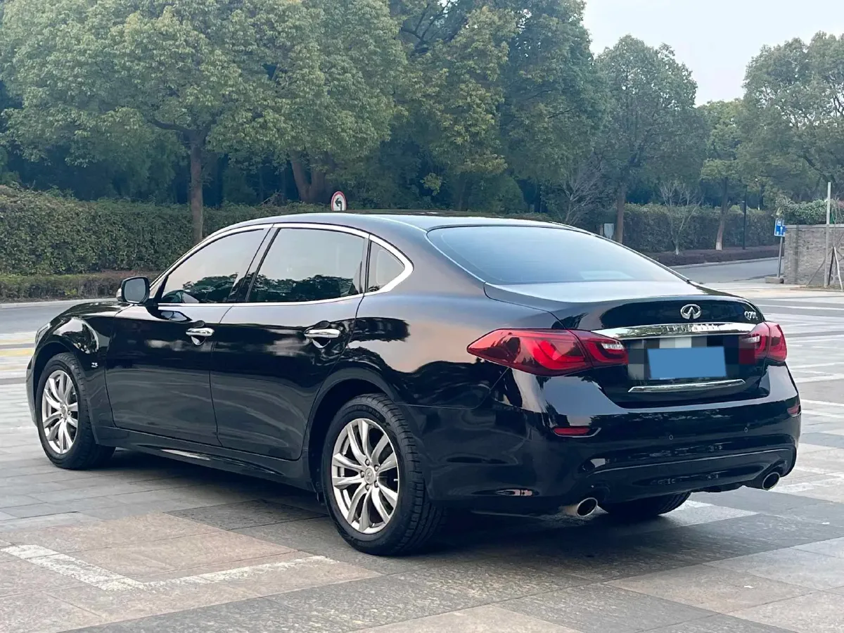 2015 Infiniti Q70 2.5L 222HP V6 7AT,autocango,china used car exporter,china ev exporter,chinese used car exporter,chinese used ev exporter