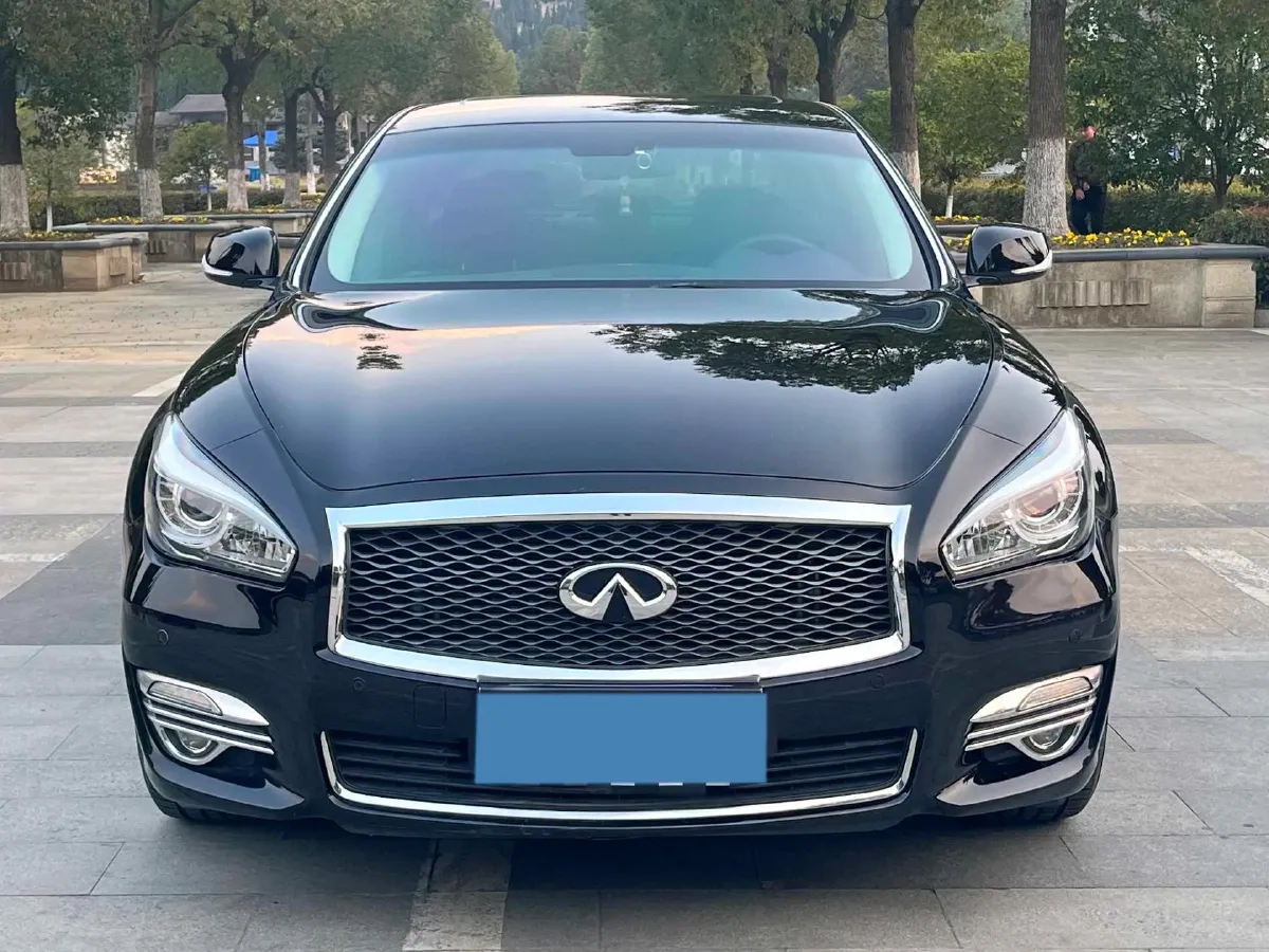 2015 Infiniti Q70 2.5L 222HP V6 7AT,autocango,china used car exporter,china ev exporter,chinese used car exporter,chinese used ev exporter