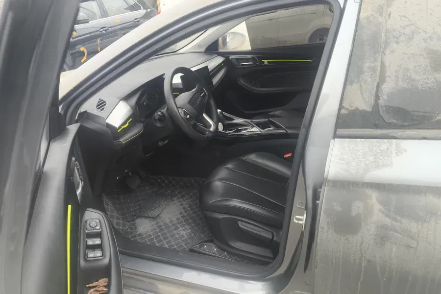 2021 Roewe i5 1.5L 120HP L4 CVT,autocango,china used car exporter,china ev exporter,chinese used car exporter,chinese used ev exporter