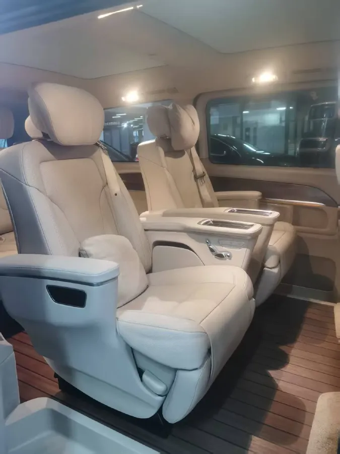 2020 Mercedes-Benz V Class 2.0T 211HP L4 9AT,autocango,china used car exporter,china ev exporter,chinese used car exporter,chinese used ev exporter