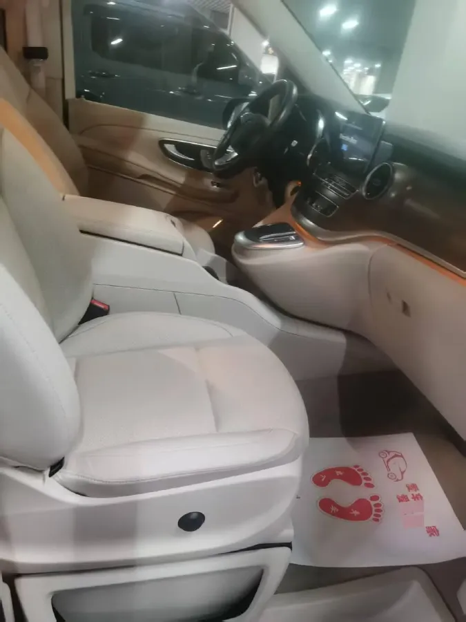 2020 Mercedes-Benz V Class 2.0T 211HP L4 9AT,autocango,china used car exporter,china ev exporter,chinese used car exporter,chinese used ev exporter