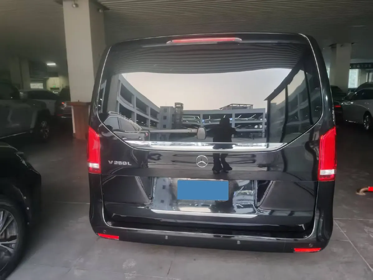 2020 Mercedes-Benz V Class 2.0T 211HP L4 9AT,autocango,china used car exporter,china ev exporter,chinese used car exporter,chinese used ev exporter