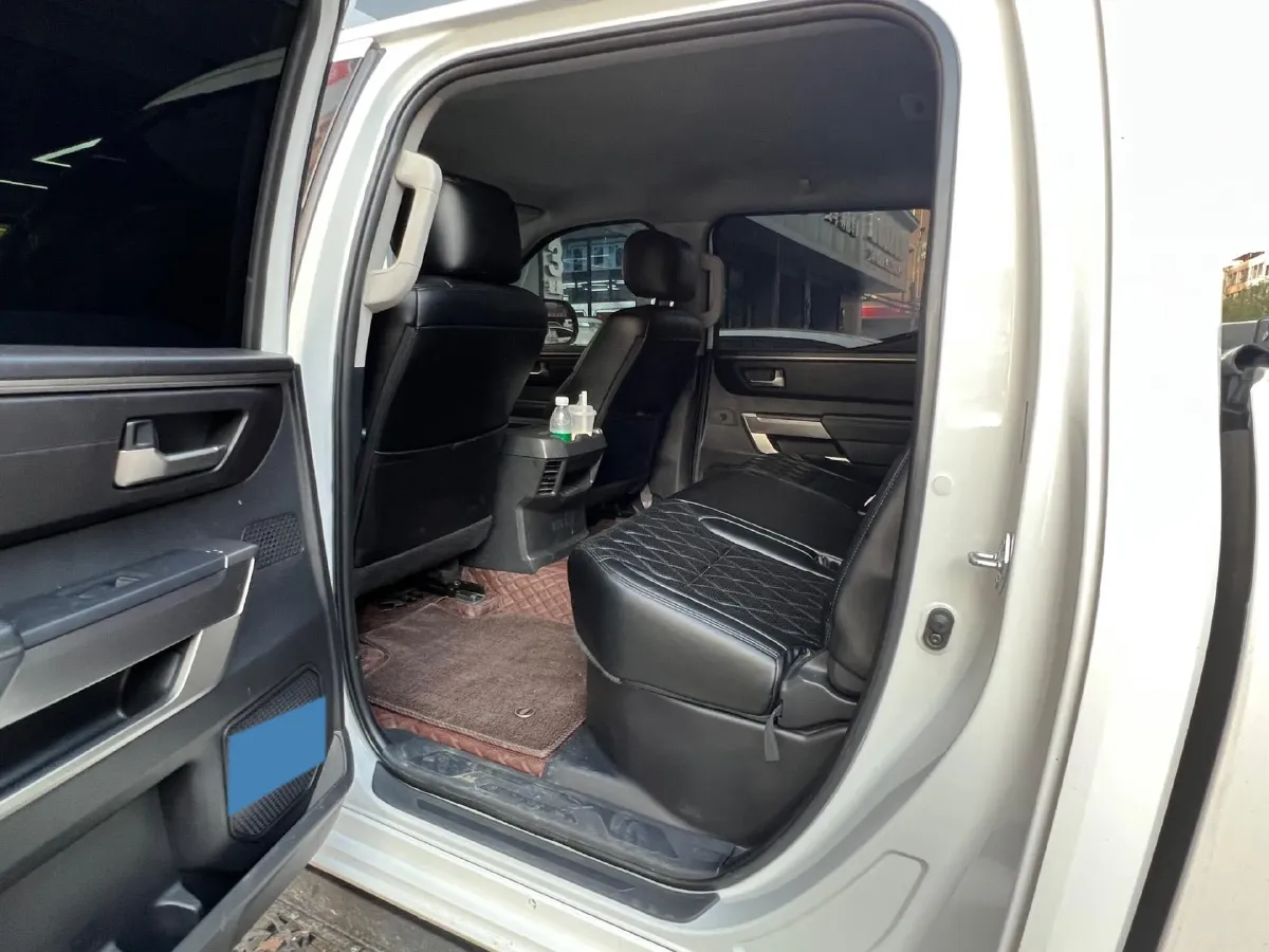 2022 Tank 300 2.0T 227HP L4 8AT,autocango,china used car exporter,china ev exporter,chinese used car exporter,chinese used ev exporter