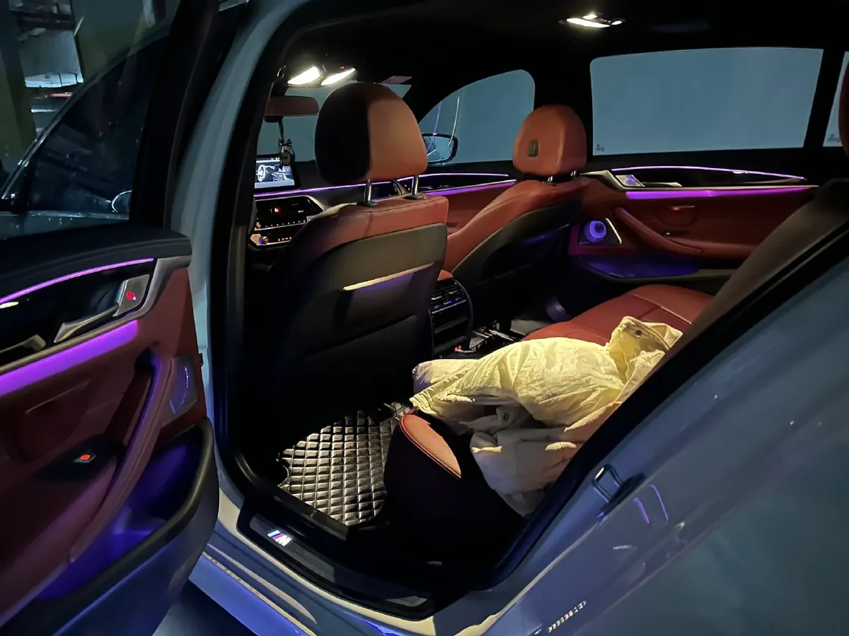 2022 BMW 5 Series 2.0T 184HP L4 8AT,autocango,china used car exporter,china ev exporter,chinese used car exporter,chinese used ev exporter