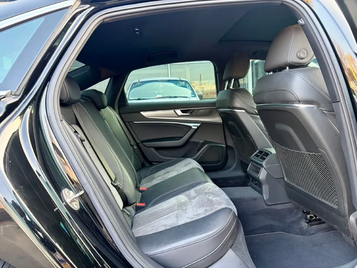 2020 Audi A6L 2.0T 190HP L4 7DCT,autocango,china used car exporter,china ev exporter,chinese used car exporter,chinese used ev exporter