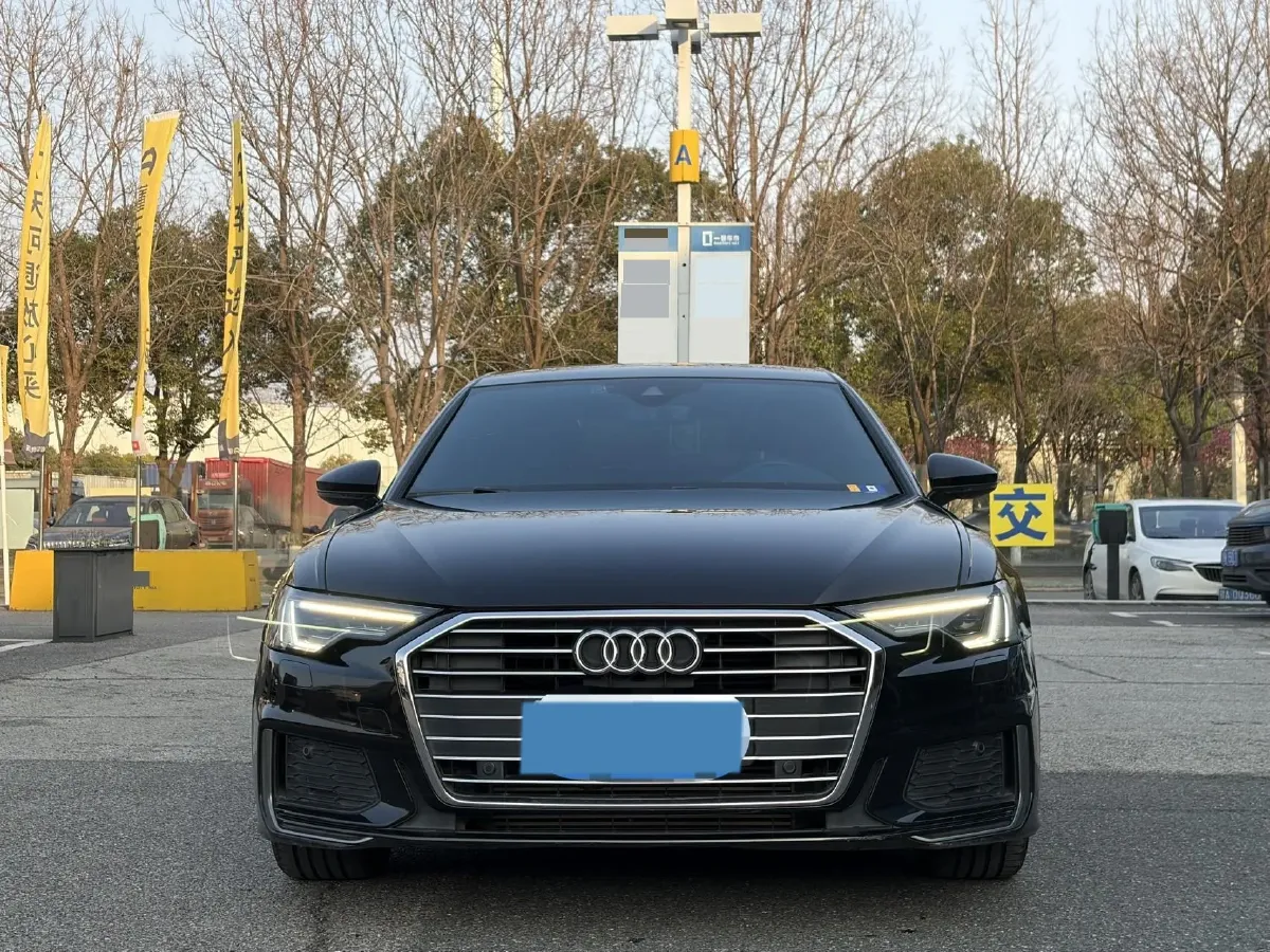 2020 Audi A6L 2.0T 190HP L4 7DCT,autocango,china used car exporter,china ev exporter,chinese used car exporter,chinese used ev exporter