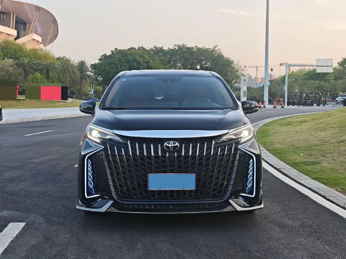 2024 Toyota Sienna 2.5L 189HP L4 E-CVT Hybrid,autocango,china used car exporter,china ev exporter,chinese used car exporter,chinese used ev exporter