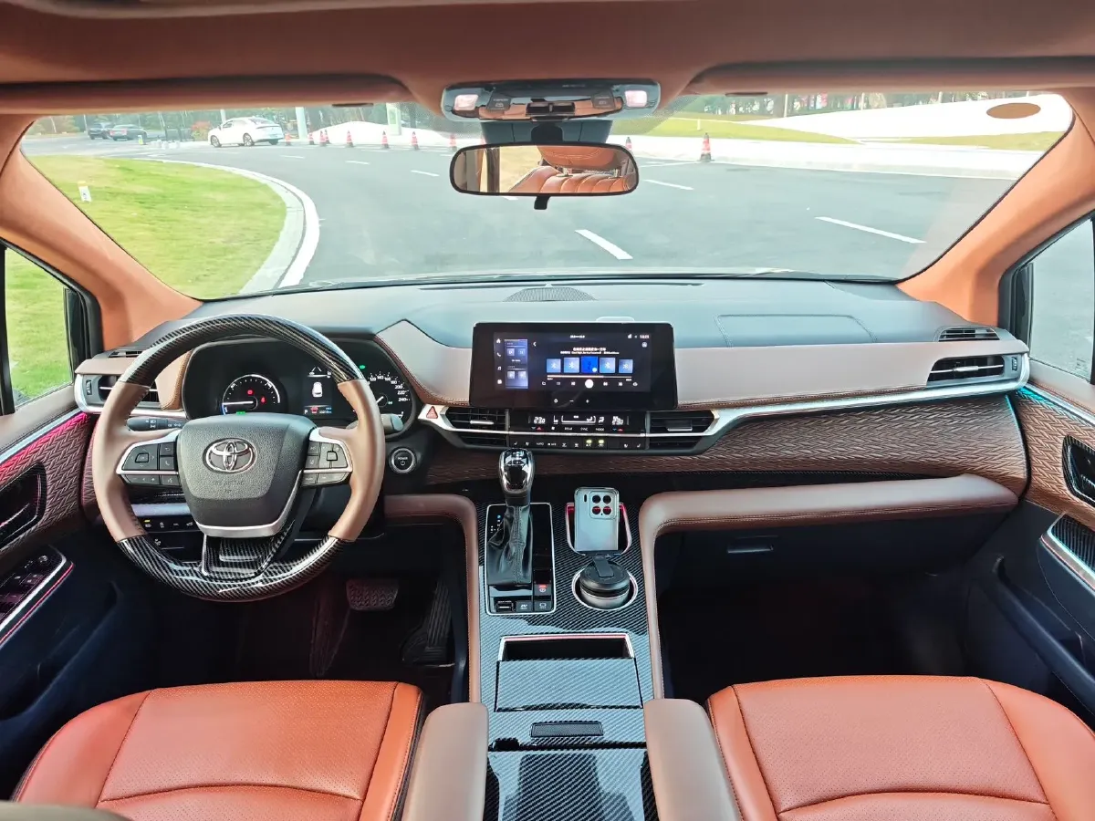 2024 Toyota Sienna 2.5L 189HP L4 E-CVT Hybrid,autocango,china used car exporter,china ev exporter,chinese used car exporter,chinese used ev exporter