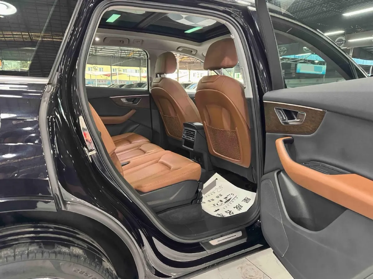 2021 Audi Q7 3.0T 340HP V6 8AT,autocango,china used car exporter,china ev exporter,chinese used car exporter,chinese used ev exporter