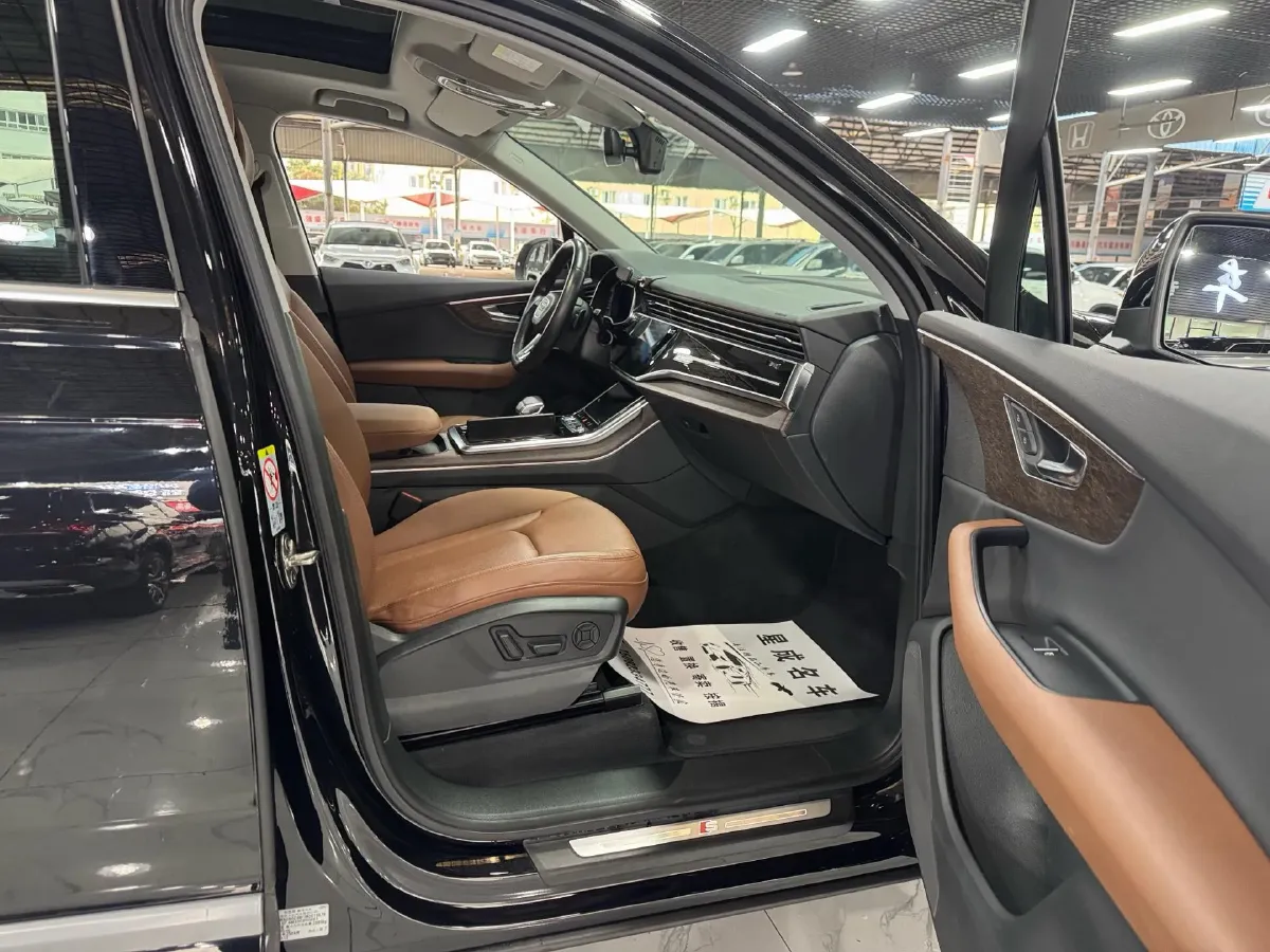 2021 Audi Q7 3.0T 340HP V6 8AT,autocango,china used car exporter,china ev exporter,chinese used car exporter,chinese used ev exporter